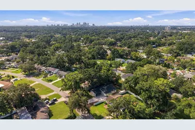 920 W Candlewood Avenue, Tampa, FL 33603 - Photo 37