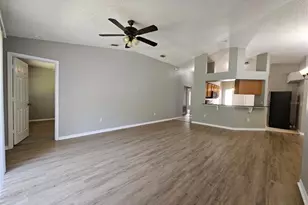 30911 Midtown Ct, Wesley Chapel, FL 33545 - Photo 5