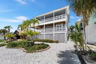 12505 Sunshine Ln, Treasure Island, FL 33706 - Photo 3