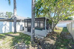 1951 Taylor Lake Cir, Seminole, FL 33778 - Photo 27