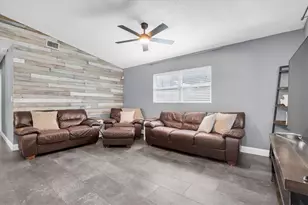 1951 Taylor Lake Cir, Seminole, FL 33778 - Photo 5