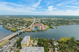 1636 Stickney Point Rd, Sarasota, FL 34231 - Photo 39