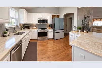 806 San Salvador Drive, The Villages, FL 32159 - Photo 5