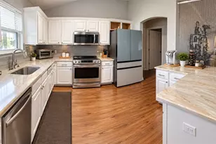 806 San Salvador Dr, The Villages, FL 32159 - Photo 5
