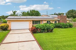 398 Colony Point Rd S, Saint Petersburg, FL 33705 - Photo 5