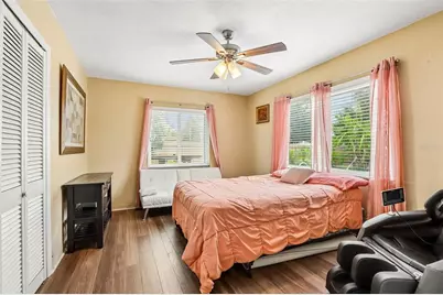 398 Colony Point Road S, Saint Petersburg, FL 33705 - Photo 23