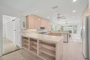 528 Ralph St, Sarasota, FL 34242 - Photo 15