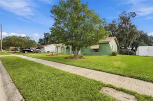 8410 Angela Ct, Zephyrhills, FL 33541 - Photo 5