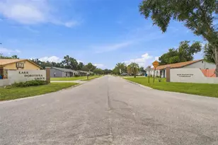 8410 Angela Ct, Zephyrhills, FL 33541 - Photo 59