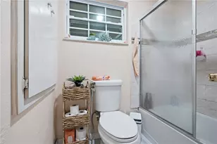 9610 Shalimar Ct, Tampa, FL 33615 - Photo 13