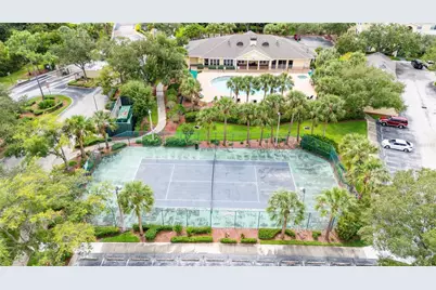 18235 Bridle Club Drive #18235, Tampa, FL 33647 - Photo 7