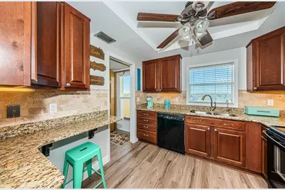 4575 Cove Circle #1003, Saint Petersburg, FL 33708 - Photo 9