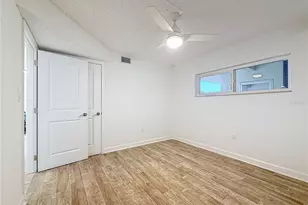 4550 Cove Cir, Saint Petersburg, FL 33708 - Photo 17
