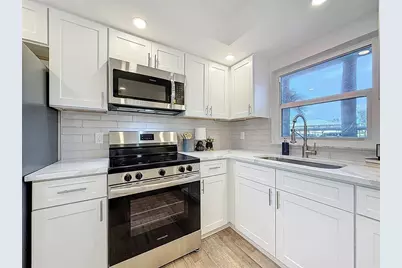 4550 Cove Circle #106, Saint Petersburg, FL 33708 - Photo 5