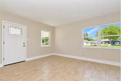 4117 Bay Street NE, Saint Petersburg, FL 33703 - Photo 7