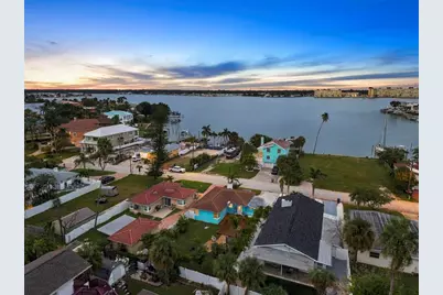 15424 2nd Street E, Madeira Beach, FL 33708 - Photo 39