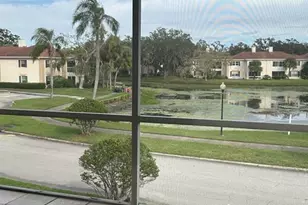 10325 Carrollwood Ln, Tampa, FL 33618 - Photo 9