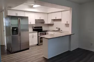 116 SW Jefferson Circle, Saint Petersburg, FL 33703 - Photo 3