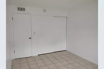 116 SW Jefferson Circle #5, Saint Petersburg, FL 33703 - Photo 17