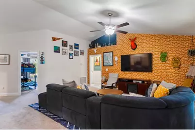 11352 Mississippi Kite Avenue, Weeki Wachee, FL 34614 - Photo 9