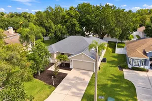 2804 Brooke Pines Ct, Plant City, FL 33566 - Photo 3