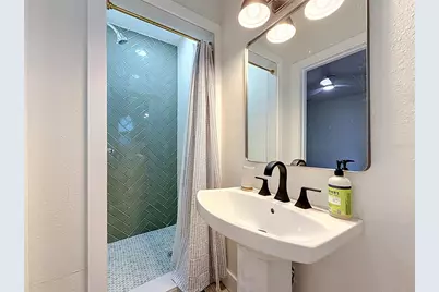 5833 Dartmouth Avenue N, Saint Petersburg, FL 33710 - Photo 25