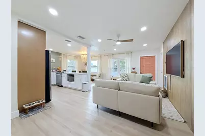 5833 Dartmouth Avenue N, Saint Petersburg, FL 33710 - Photo 13