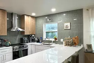 5833 Dartmouth Ave N, Saint Petersburg, FL 33710 - Photo 9