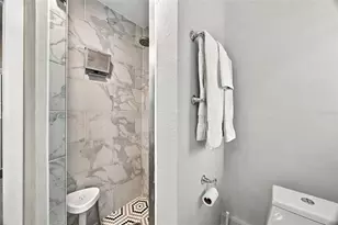 1926 Burlington Ave N, Saint Petersburg, FL 33713 - Photo 23