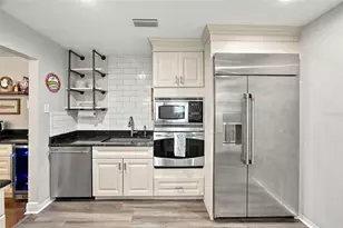 1926 Burlington Ave N, Saint Petersburg, FL 33713 - Photo 11