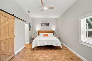 1926 Burlington Ave N, Saint Petersburg, FL 33713 - Photo 19