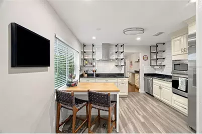 1926 Burlington Avenue N, Saint Petersburg, FL 33713 - Photo 13