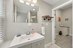 1926 Burlington Ave N, Saint Petersburg, FL 33713 - Photo 23