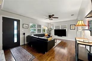 1926 Burlington Ave N, Saint Petersburg, FL 33713 - Photo 9