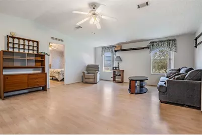 37700 Neukom Avenue, Zephyrhills, FL 33541 - Photo 3