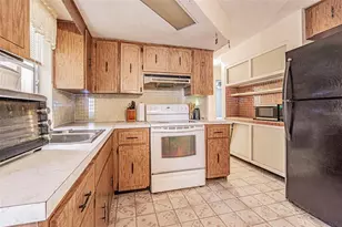 9609 Richwood Ln, Port Richey, FL 34668 - Photo 15