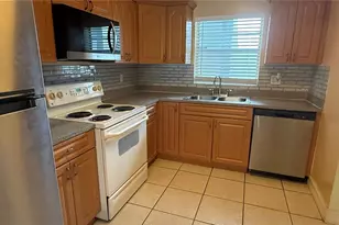 2830 Somerset Park Dr, Tampa, FL 33613 - Photo 5