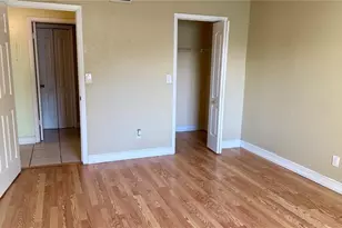 2830 Somerset Park Dr, Tampa, FL 33613 - Photo 17