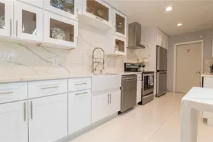 9446 Bayside Ct, Spring Hill, FL 34608 - Photo 9