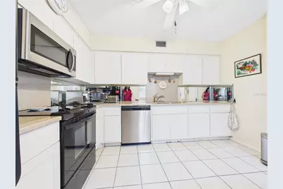 50 Harbor View Lane #18, Belleair Bluffs, FL 33770 - Photo 9
