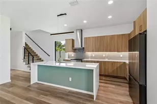1305 Hilton Pl, Tampa, FL 33604 - Photo 15
