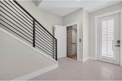 536 4th Avenue S #2, Saint Petersburg, FL 33701 - Photo 5