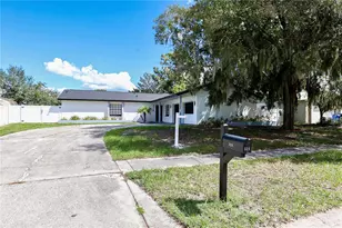 524 Wynnwood Dr, Brandon, FL 33511 - Photo 3