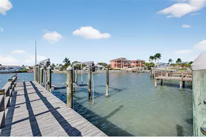 427 Boca Ciega Point Boulevard N, Saint Petersburg, FL 33708 - Photo 37