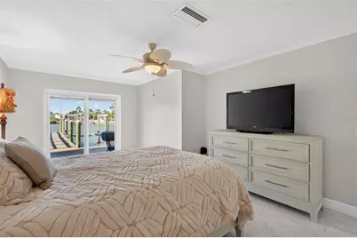 427 Boca Ciega Point Boulevard N, Saint Petersburg, FL 33708 - Photo 17