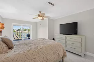 427 Boca Ciega Point Blvd N, Saint Petersburg, FL 33708 - Photo 17