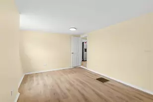 6830 Americana Dr NE, Saint Petersburg, FL 33702 - Photo 21