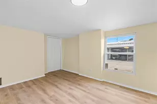 6830 Americana Dr NE, Saint Petersburg, FL 33702 - Photo 19