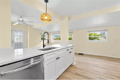 6830 Americana Drive NE #127, Saint Petersburg, FL 33702 - Photo 9