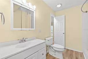 6830 Americana Dr NE, Saint Petersburg, FL 33702 - Photo 17